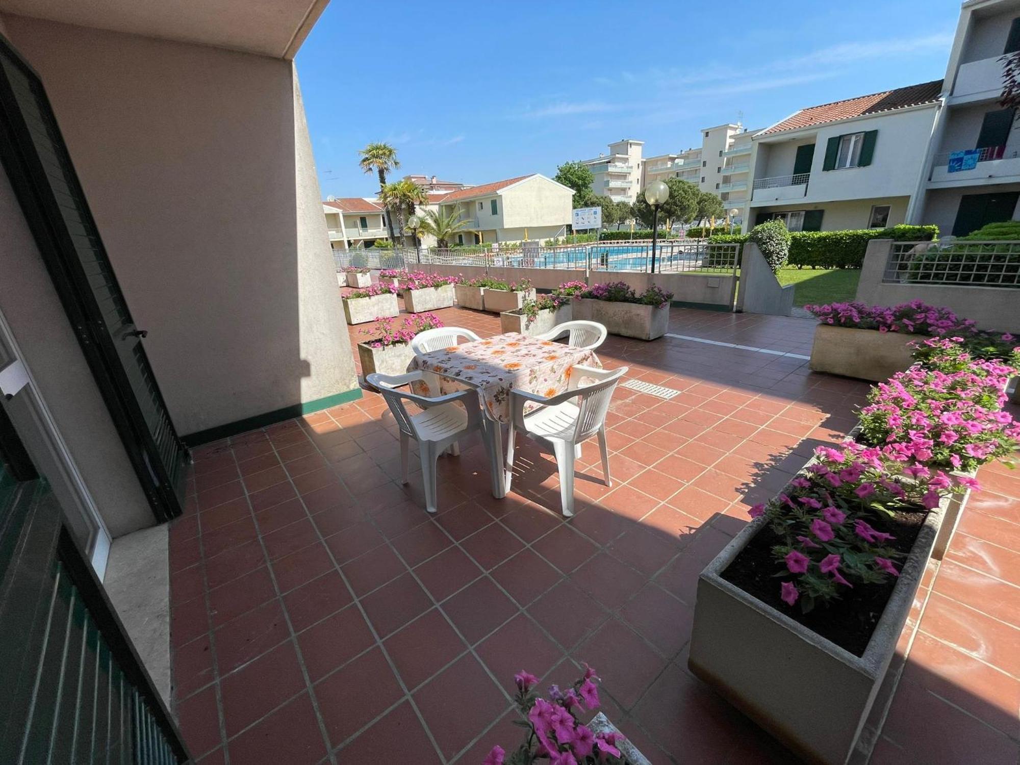 Villaggio Luna Swimmingpool- Agenzia Cocal Caorle Exteriör bild