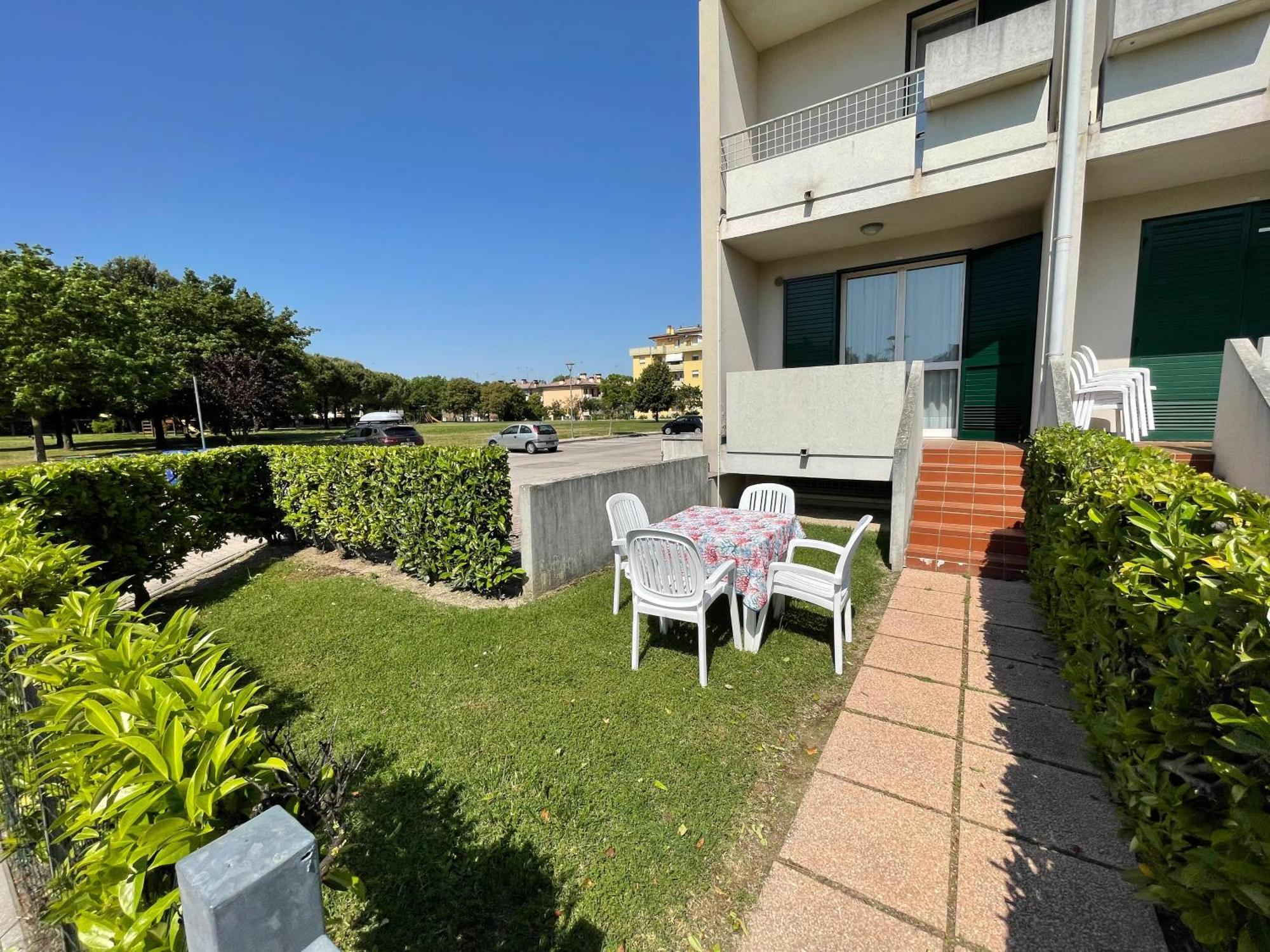 Villaggio Luna Swimmingpool- Agenzia Cocal Caorle Exteriör bild