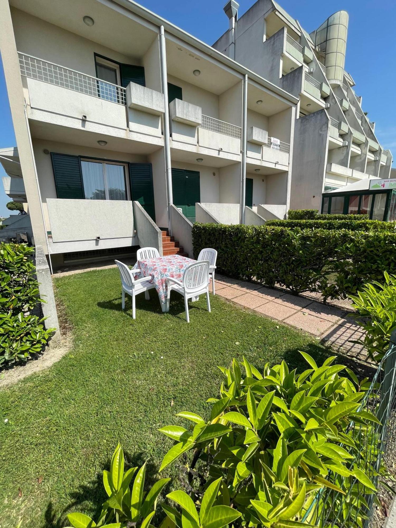 Villaggio Luna Swimmingpool- Agenzia Cocal Caorle Exteriör bild