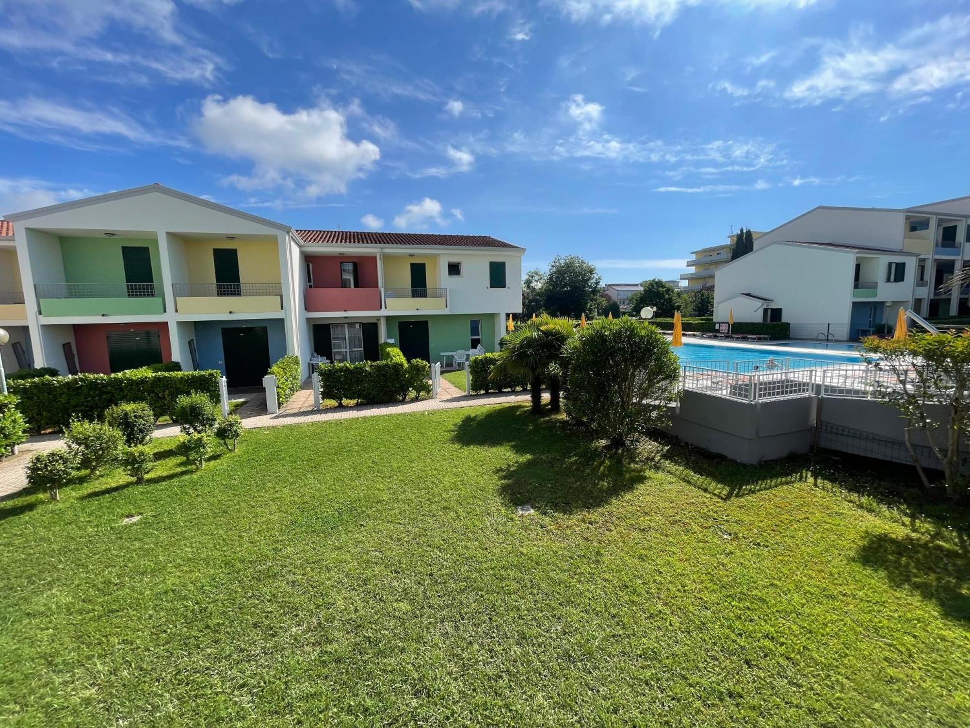Villaggio Luna Swimmingpool- Agenzia Cocal Caorle Exteriör bild