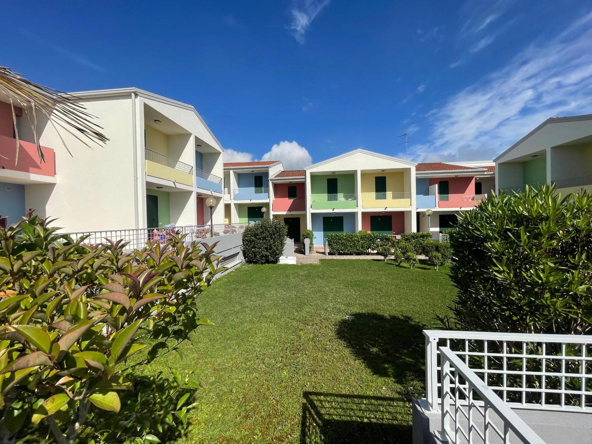 Villaggio Luna Swimmingpool- Agenzia Cocal Caorle Exteriör bild