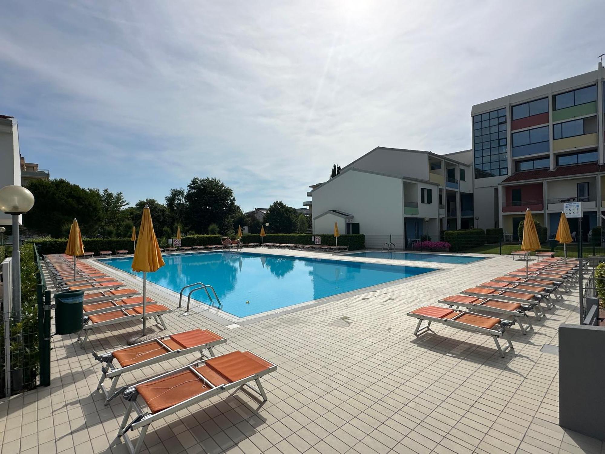 Villaggio Luna Swimmingpool- Agenzia Cocal Caorle Exteriör bild
