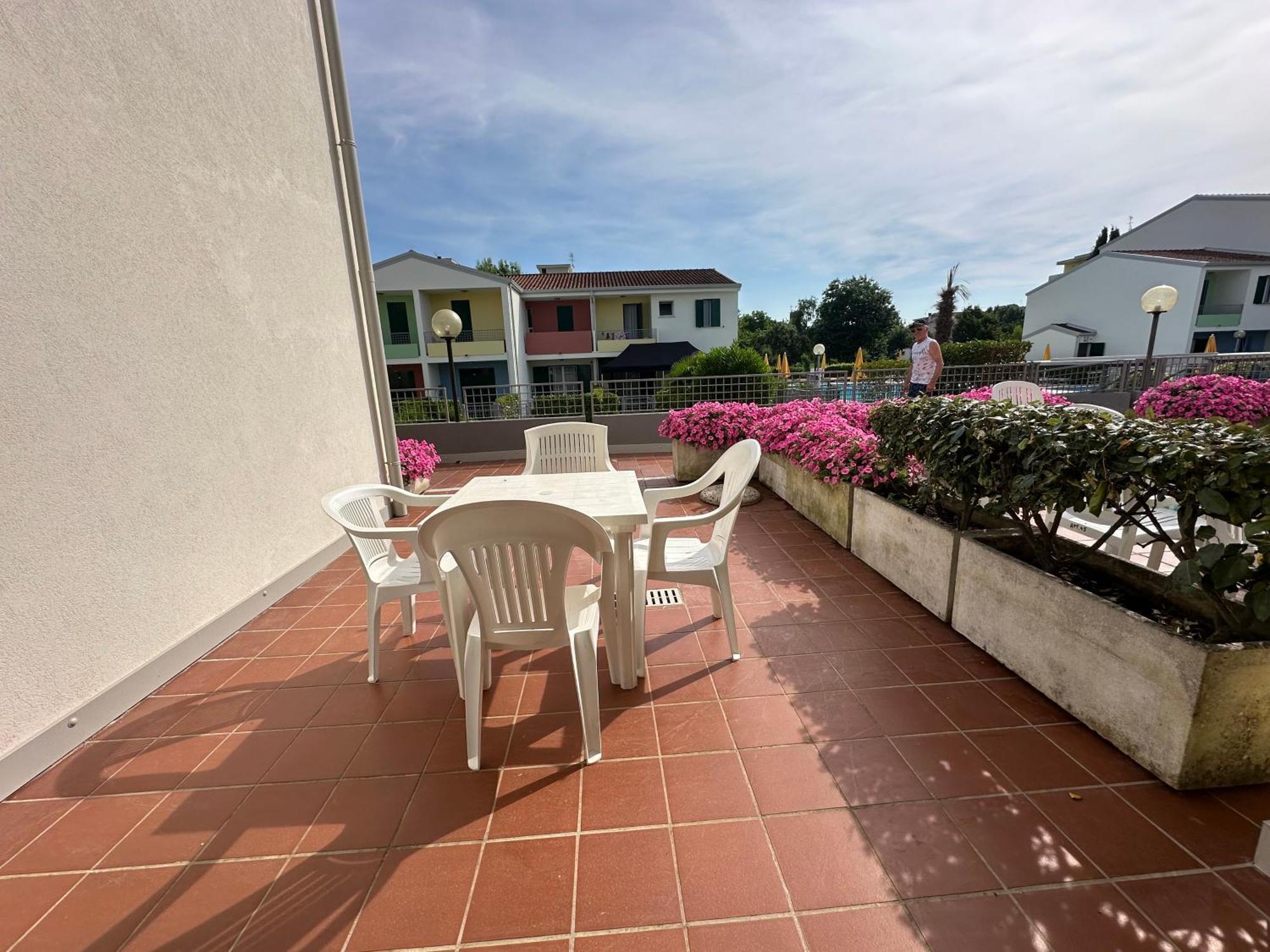 Villaggio Luna Swimmingpool- Agenzia Cocal Caorle Exteriör bild