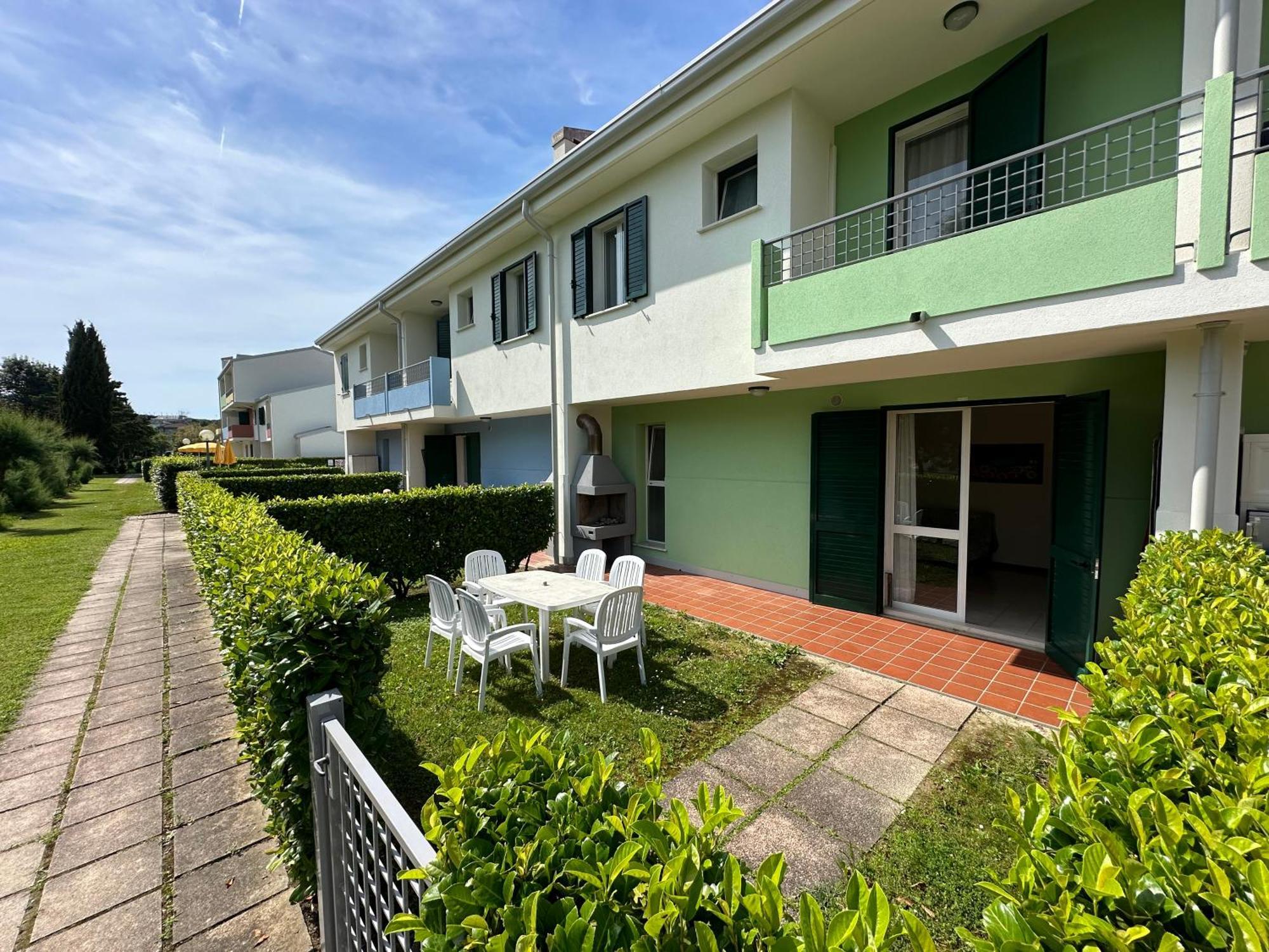 Villaggio Luna Swimmingpool- Agenzia Cocal Caorle Exteriör bild